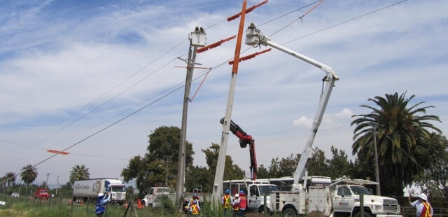 mantenimiento poste electrico